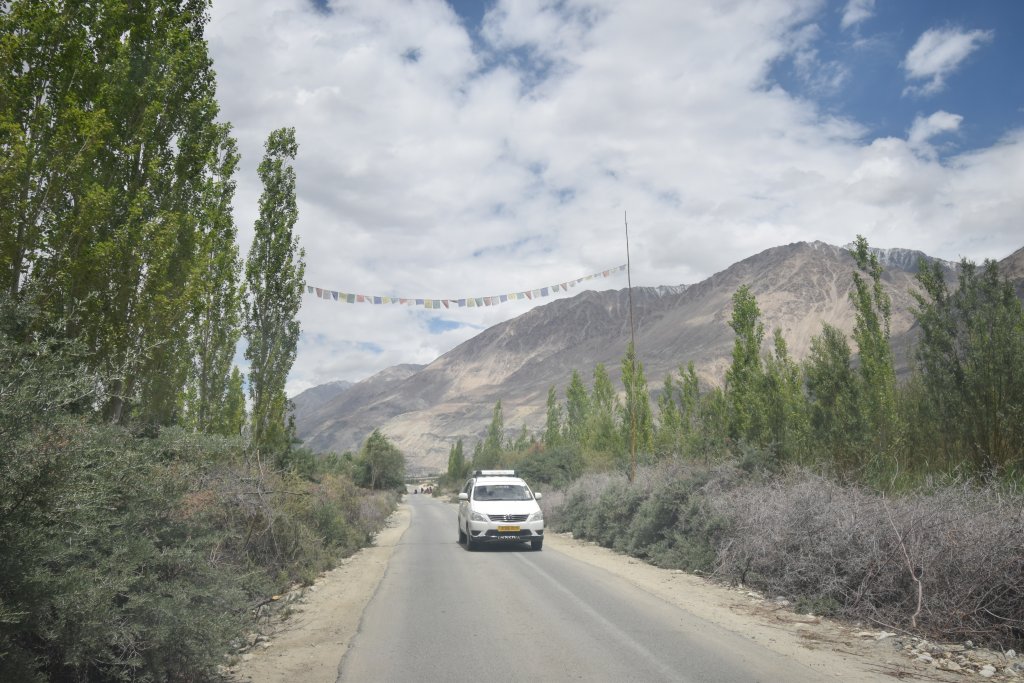 Nubra Valley road