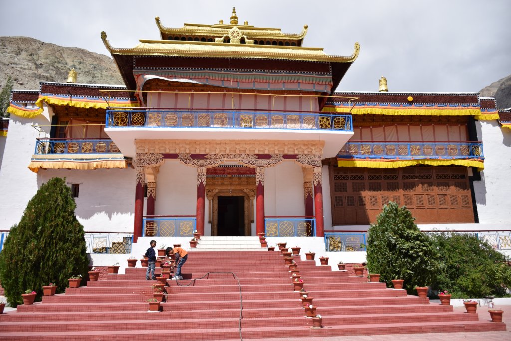 Zoomed view of samstanling monastery near Panamik 