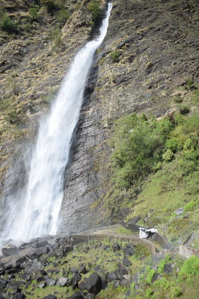 A closer look at Birthi Falls