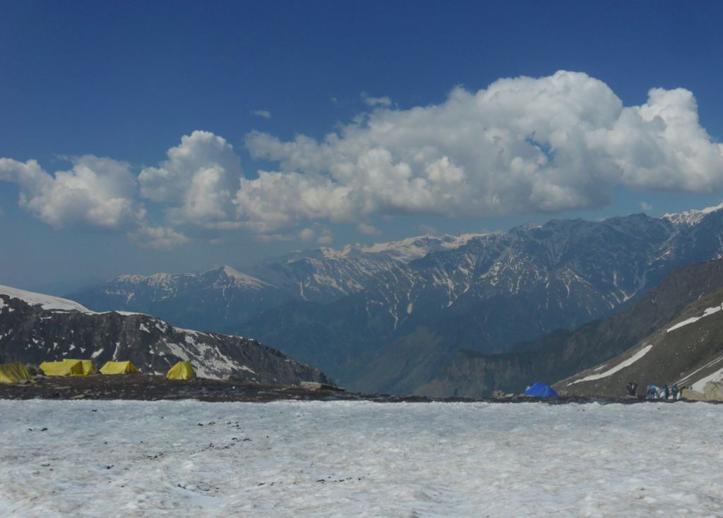 Rohtang in early june full of snow