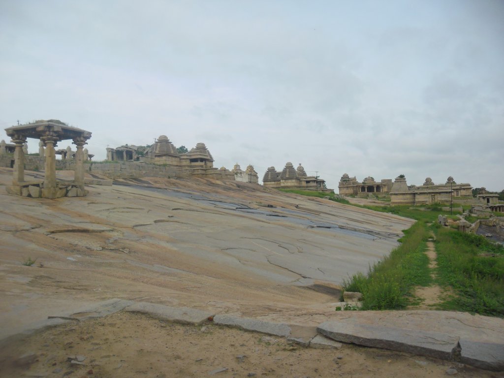 Hemakunta Hill temple complex 