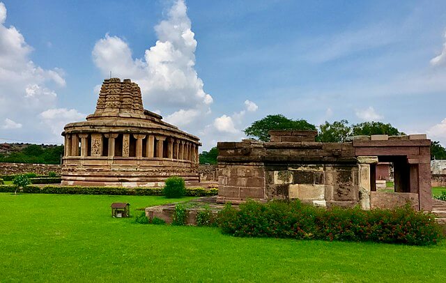 Aiholi-Badami-Pattadakal’s showcase of beautiful architecture in the past